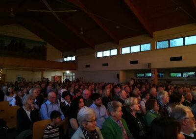 Voll Gefüllter Saal